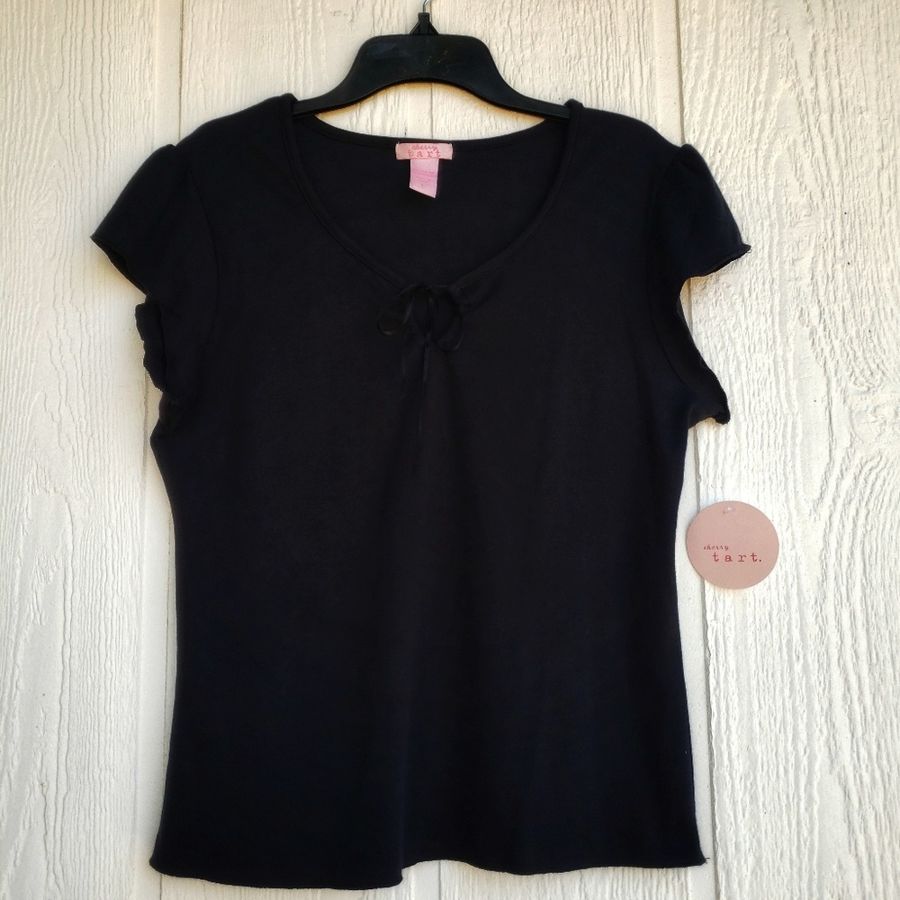 Black Top Keyhole Tie Front NWT